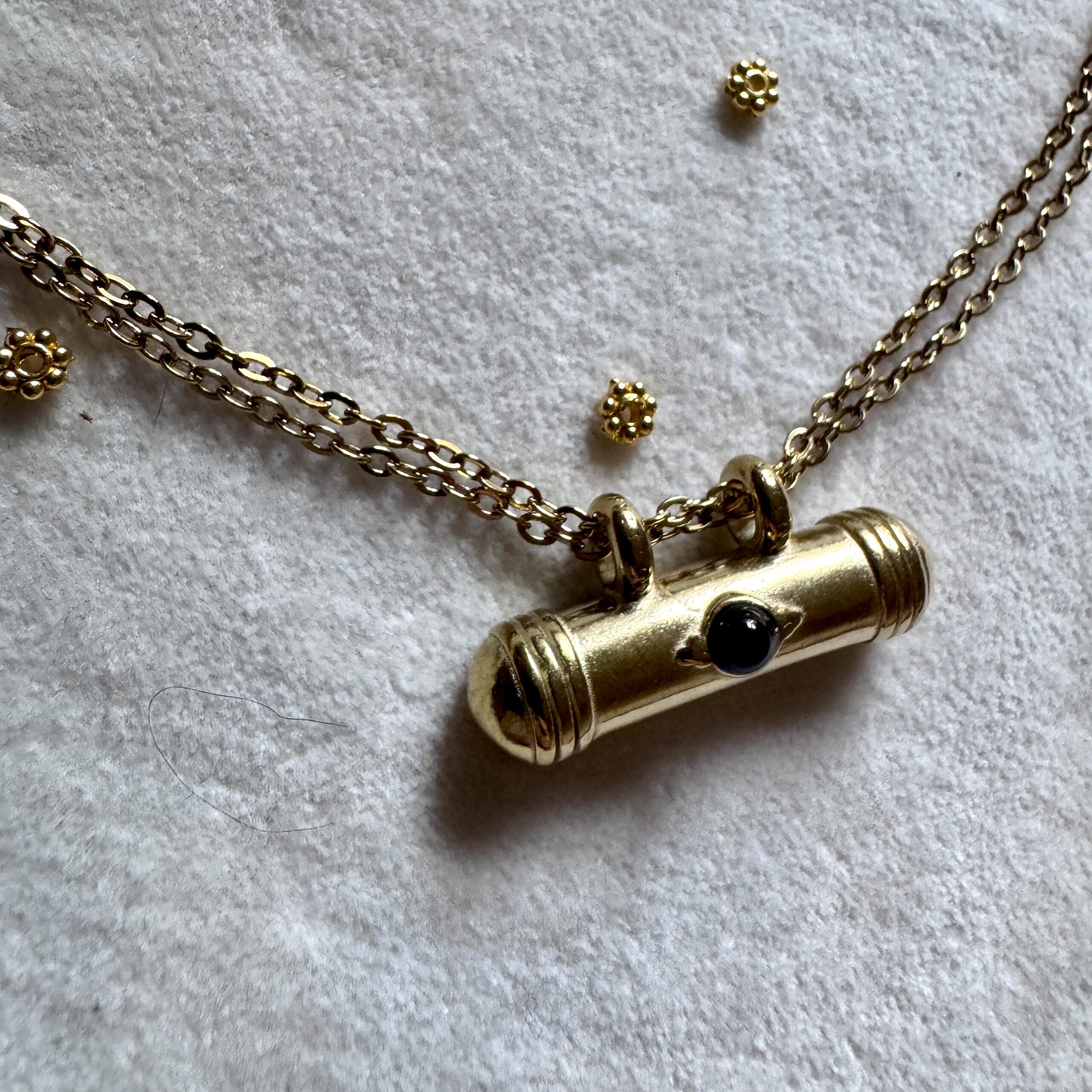 Collier Elliot – Image 5