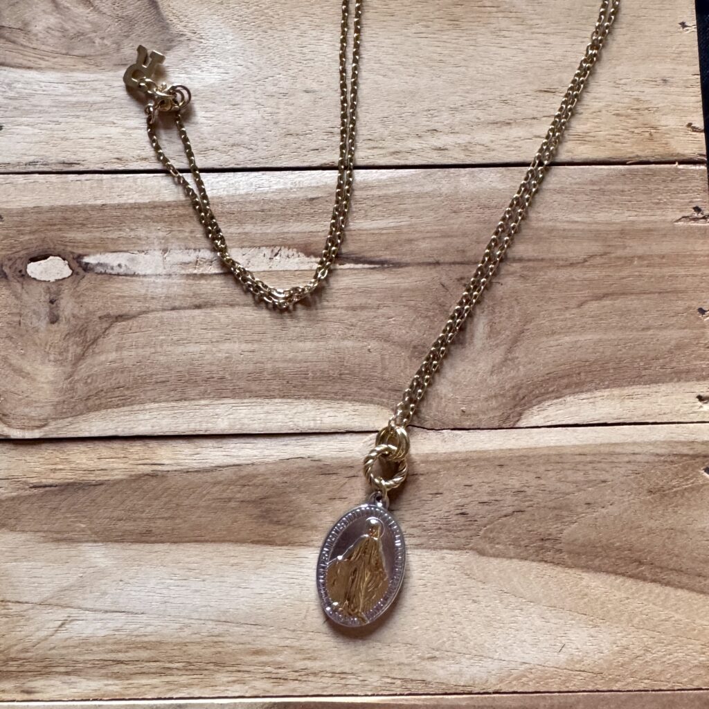 Collier Mystic