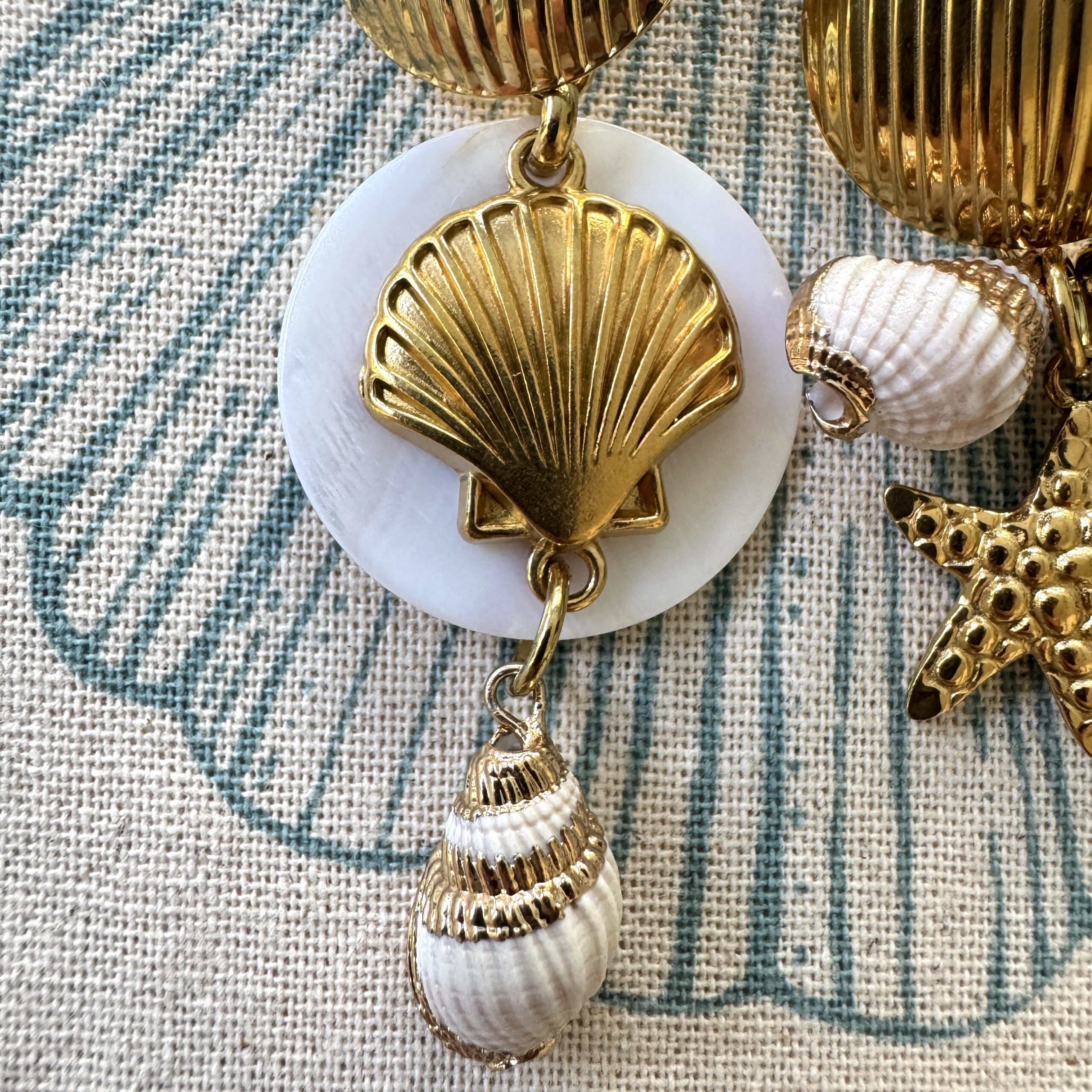 Boucles d'oreilles ecume d'or – Image 3